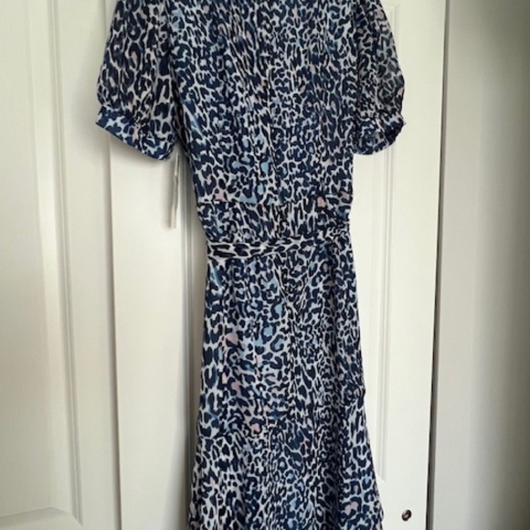 *NEW WITH TAGS* Eliza J Blue Leopard Flounce Hem Faux Wrap Dress - Size 10 - Picture 5 of 5